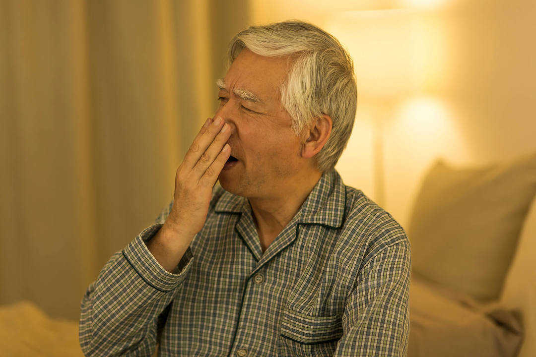 極端な 早寝早起き は睡眠の質を下げる 年を取ると早起きになる理由