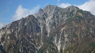 「アイゼンがなくて雪渓を下ることができない」と救助要請　北アルプス針ノ木岳で大阪府の44歳の男性が装備不足により遭難　警察が同行下山して救助　けがはない模様