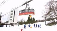 スキー場でロープウェーの救助訓練　緊急停止した場合を想定　救助用のカゴでゆっくり地上へ　岩手県雫石町