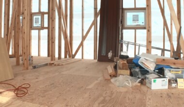 完成するはずだった夢のマイホームが骨組みのまま…新型コロナの影響が住宅建設にも及ぶ