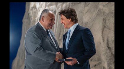 トム・クルーズさんに“最高栄誉”　映画「トップガン」がアメリカ海軍のイメージアップに…パイロットへの応募が急増