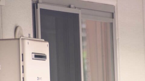 【独自】“交際相手”男性遺体に何枚もの服…一見して分からないよう隠匿か　近くに消臭剤　寝室ベッドや壁に飛び散った血痕　西東京母子4人死亡