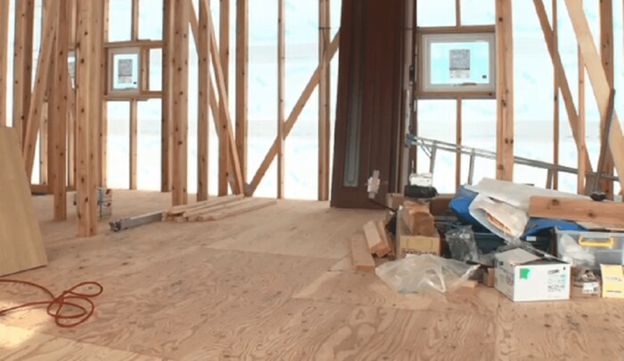 完成するはずだった夢のマイホームが骨組みのまま…新型コロナの影響が住宅建設にも及ぶ