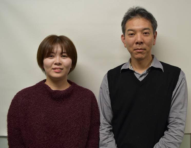 左:論文の筆頭著者である岩手大生の上野山怜子さん 右:宮崎雅雄教授
