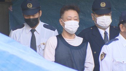 送検される小野容疑者