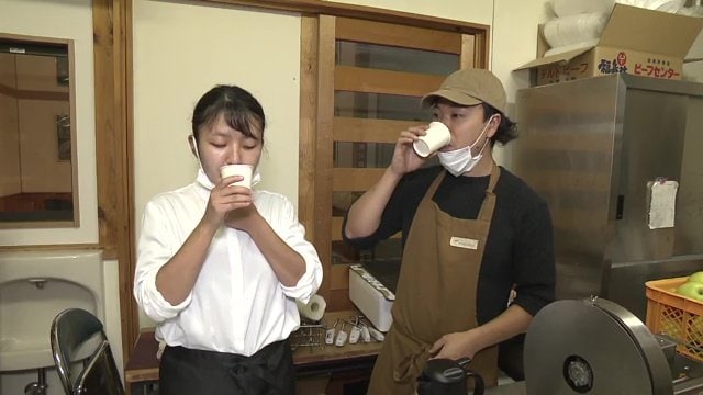 リンゴハーブティーを試飲