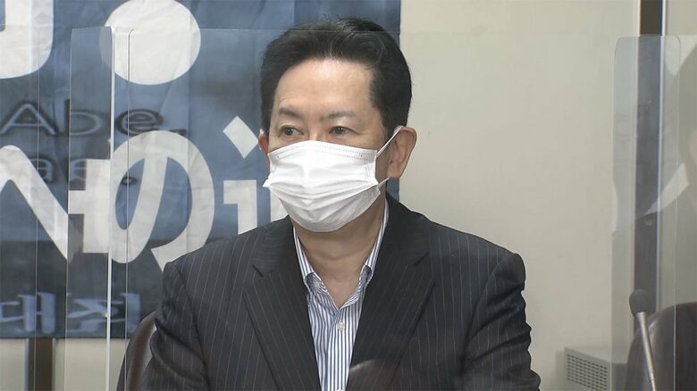 原告団の一員には、経済評論家の植草一秀氏も名をつられている（午後3時半 東京･千代田区）