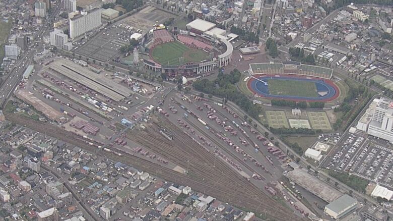 「広域防災拠点整備予定地」のJR仙台貨物ターミナル駅敷地　北側に見えるのは楽天モバイルパーク宮城