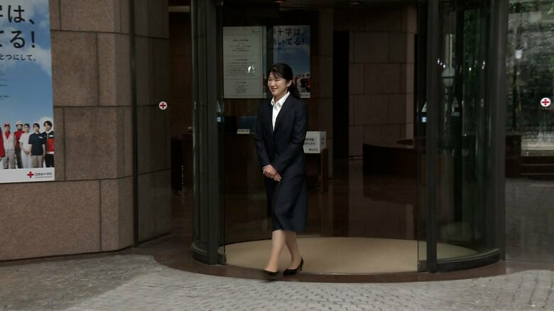 日本赤十字社に初出社された　4月1日