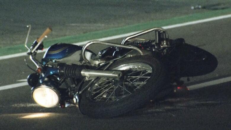 追突されたバイク