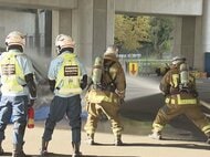 逆走車による事故後を想定…名古屋高速のトンネル内で車両火災に備える訓練 渋滞を回避できるバイク隊も参加