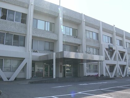 気付いた運転士が急ブレーキかけるも…線路内に進入した男性が急行電車にはねられ死亡 約2時間運転見合わせ