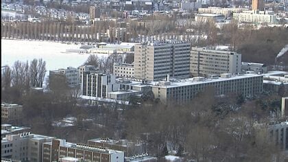 【大学にナゾの侵入者】北海道大学の夜の研究室に20代くらいの見知らぬ男の姿→在籍学生に「頼まれた」と返答も事実なし→氏名や就職先などの個人情報106人分ダウンロードされた形跡→目的は？〈北海道札幌市〉