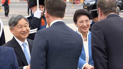 天皇皇后両陛下、オランダの城に宿泊　20年前にもご一家で静養　愛子さまがえさを与えた黒鳥が姿見せる