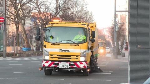 【札幌で路面清掃スタート】大雪となった札幌で活躍した滑り止めの“砂利”の回収が開始―市内約2200キロで前年比6日早いスタート…4月中に終わる見込み〈北海道〉