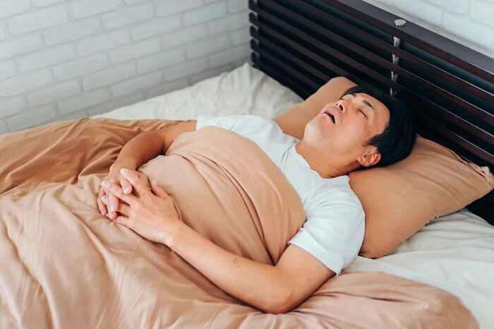 睡眠中の口呼吸(イメージ)