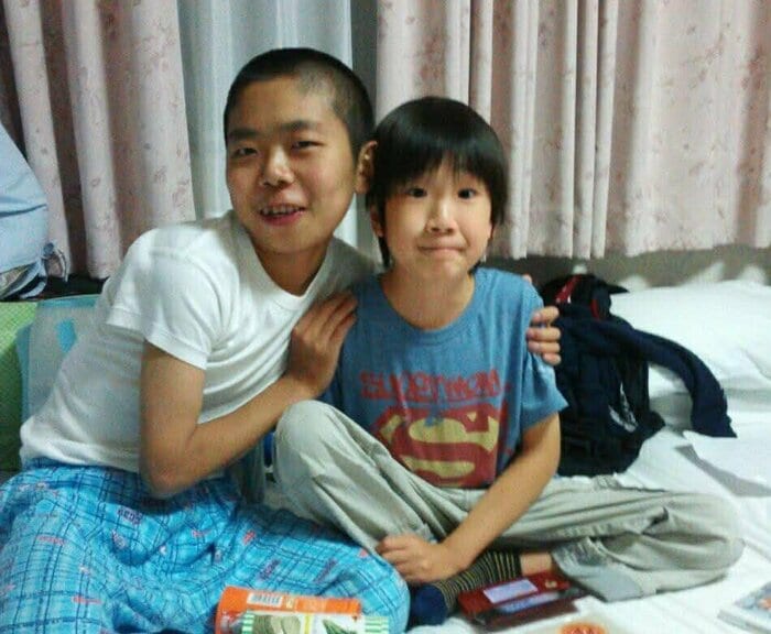  2014年夏　右が京佑くん（10歳当時）と親友の佐藤和輝くん（北村さん提供）