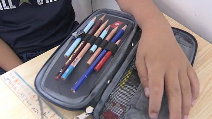 小学生の筆箱は鉛筆がたくさん