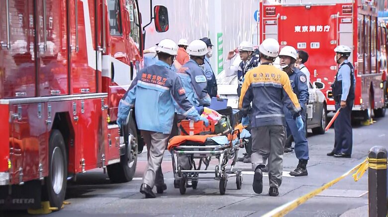 【速報】10トン以上の鉄骨とともに落下、作業員4人が心肺停止　東京・八重洲のビル工事現場｜FNNプライムオンライン