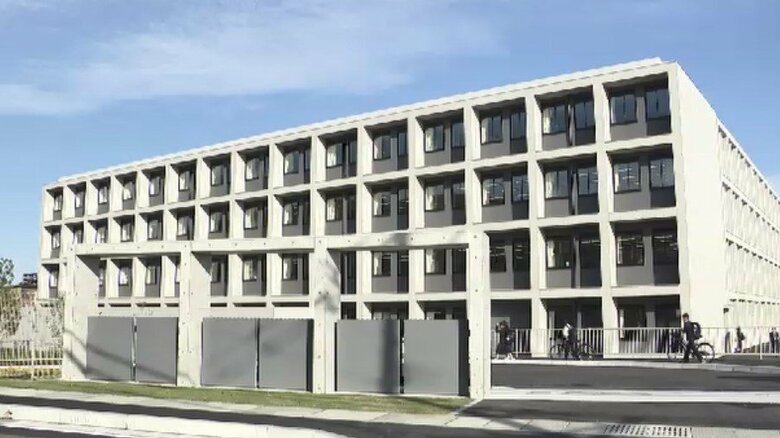 福岡市に18年ぶり中学校新設　西区「周船寺中学校」で開校式　人口・生徒数の増加に伴い　4階建て校舎　多目的スペース・全面ガラス張り図書館など｜FNNプライムオンライン