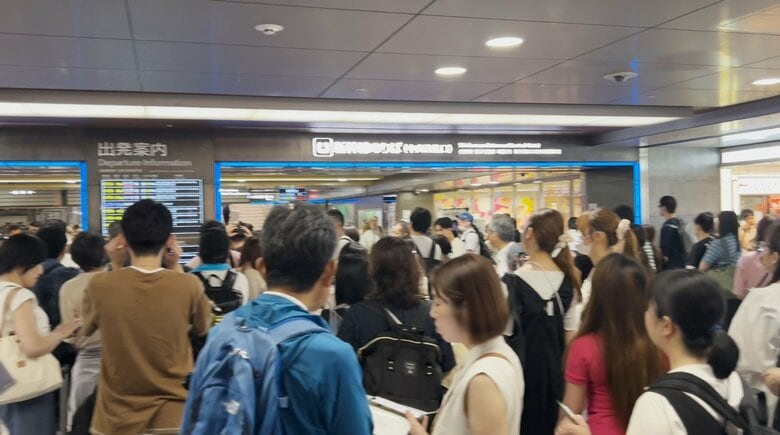 大雨で山陽新幹線が運転見合わせ　博多～広島間　博多駅はお盆休み重なり激しい混雑　九州新幹線や在来線もダイヤ乱れる　福岡｜FNNプライムオンライン
