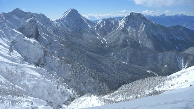 「落石にぶつかってけがをした」八ヶ岳連峰で登山中…東京都の54歳女性に当たり出血　県警ヘリで救助｜FNNプライムオンライン