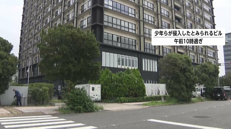 直前に盗難車で事故起こし逃走か 海保敷地内に侵入した疑いで14歳~16歳の少年5人を逮捕 東京・江東区|FNNプライムオンライン