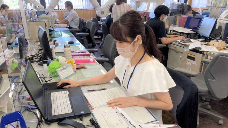 日本航空(JAL)の客室乗務員・下田美紀さん