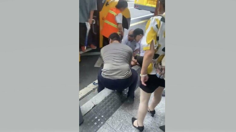 スクールバス襲撃事件　発生直後の映像（SNSより）