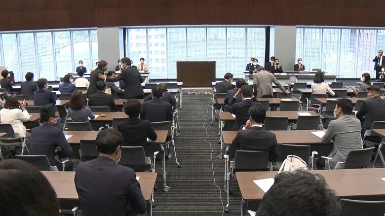 9日、立憲民主党の議員総会が開かれた(参院議員会館）