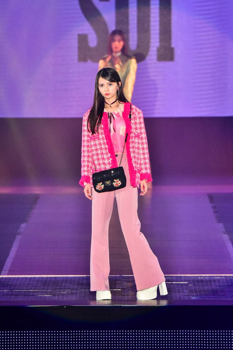 齋藤飛鳥さん(C)Rakuten GirlsAward 2023 AUTUMN/WINTER