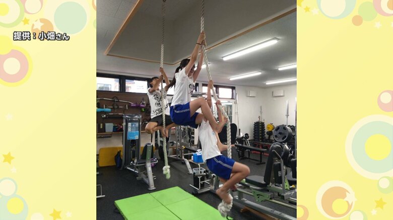 トレーニングピットで活動する子供たち