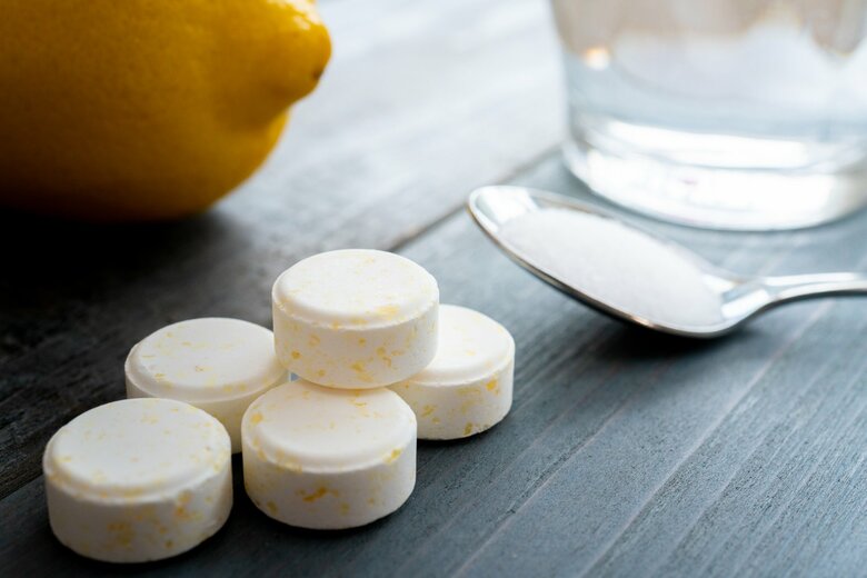 水と塩分を含んだ飴などを補給するのもよい