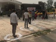 人口約13億のインドで全土封鎖 感染拡大が続く中での一部経済活動再開への懸念