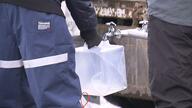 地震の影響で断水続く青森・七戸町の町内2か所で給水活動　9日は午後7時半まで対応　住民約60人が訪れる
