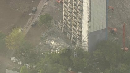 【速報】つくば市の解体現場で足場が崩れる…突風の影響か？建物倒壊や倒木の情報も