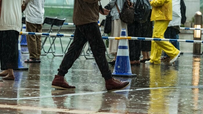 雨は斜めに降る(画像はイメージ)