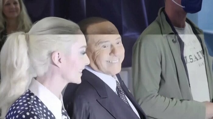 ベルルスコーニ氏と53歳年下の「彼女」マルタ・ファシーナさん(33)