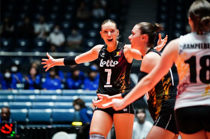 キャプテンのセリーヌ・バンゲステル(写真:©️FIVB)
