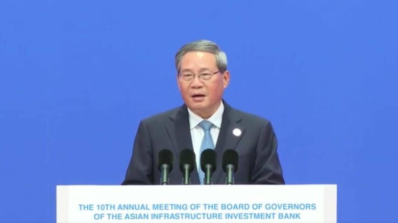 中国　李強首相「中国は今後も世界経済の最大のけん引役であり続ける」アジアインフラ投資銀行の年次総会で演説｜FNNプライムオンライン