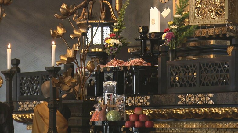 10/8は語呂合わせで“入れ歯デー”…名古屋・日泰寺で入れ歯の供養祭 500人分が供養され参列者が手を合わせる｜FNNプライムオンライン