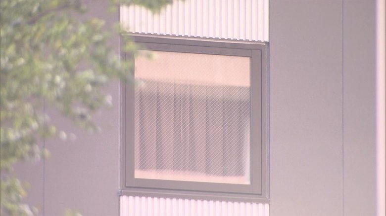 30歳女性刺殺 逃走男は自殺 妻は「よくもこんな事件を」
