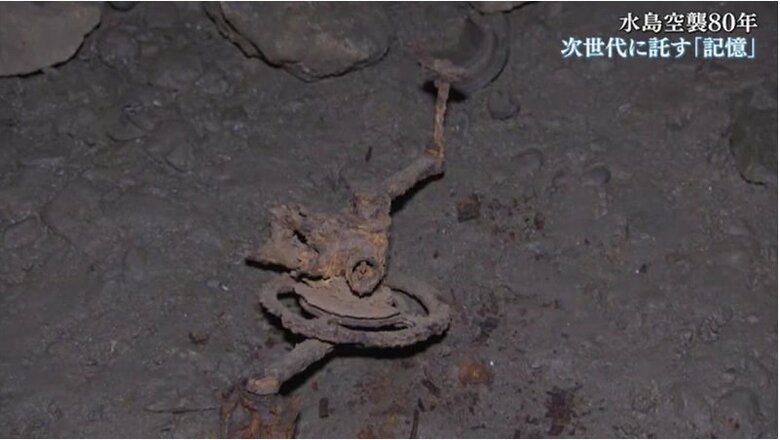 亀島山地下工場跡。トンネル内に残る当時の面影（トンネル内は普段は立ち入り禁止）