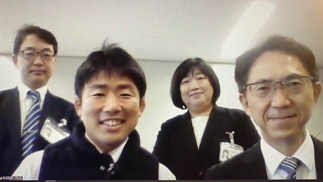 秋田県教育委員会のメンバー（左前が中山恭幸義務教育課長）