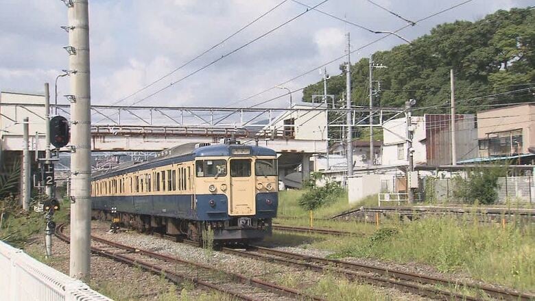 通称「横須賀色」の列車