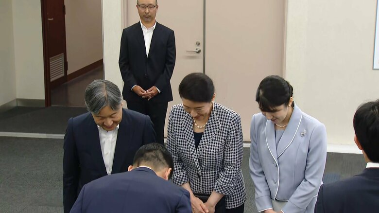 長崎空港に到着された天皇ご一家　9月12日