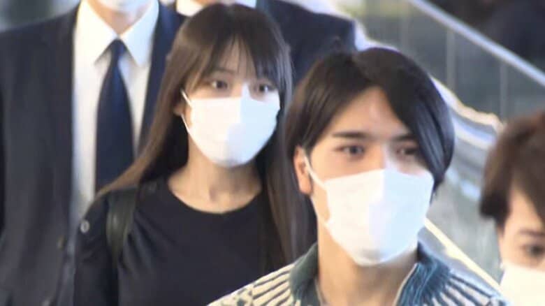 ニューヨークに向かう眞子さんと圭さん（14日）