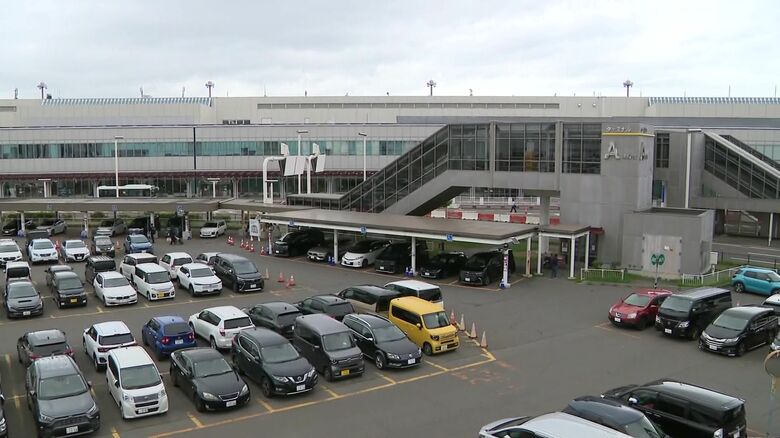 空港に近いA・B駐車場（計4216台）は10月からは約3倍の3500円に