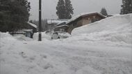 自宅前で除雪中、家庭用除雪機に巻き込まれる　70代男性が意識不明の重体　秋田・横手市