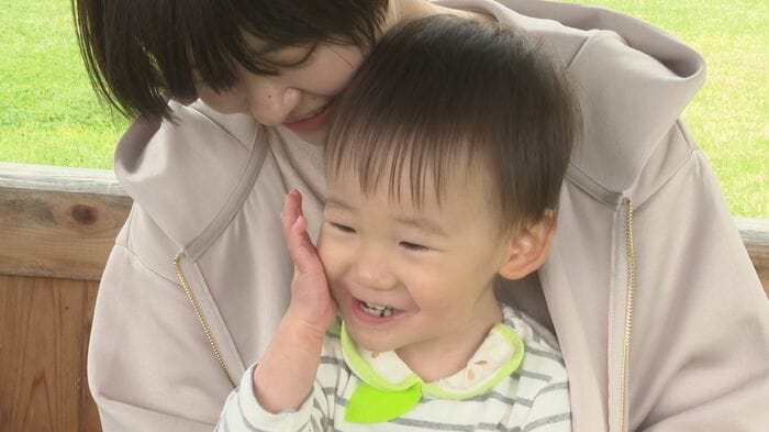 母・栗木沙織さん/食べることが好きな智矢ちゃん(2)